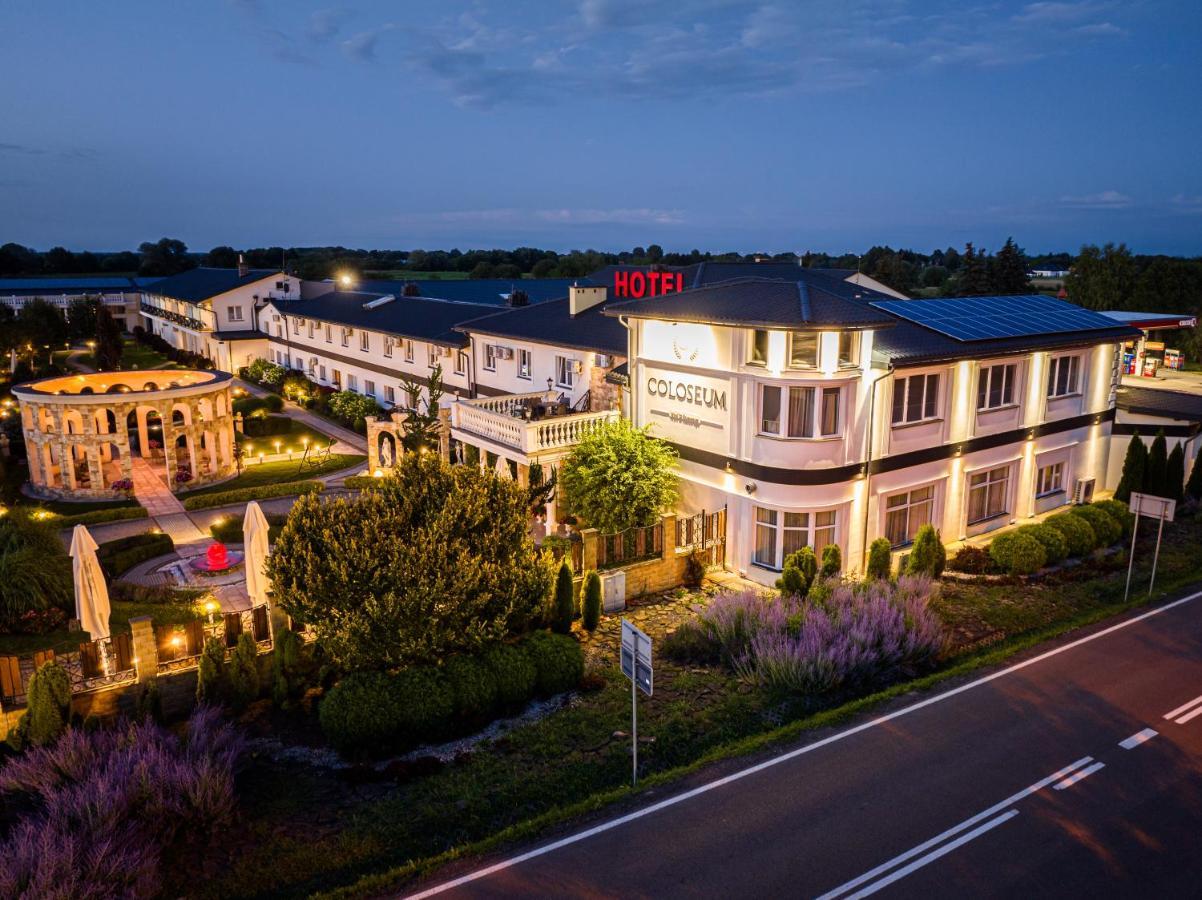 Hotel Coloseum Ярослав Екстер'єр фото